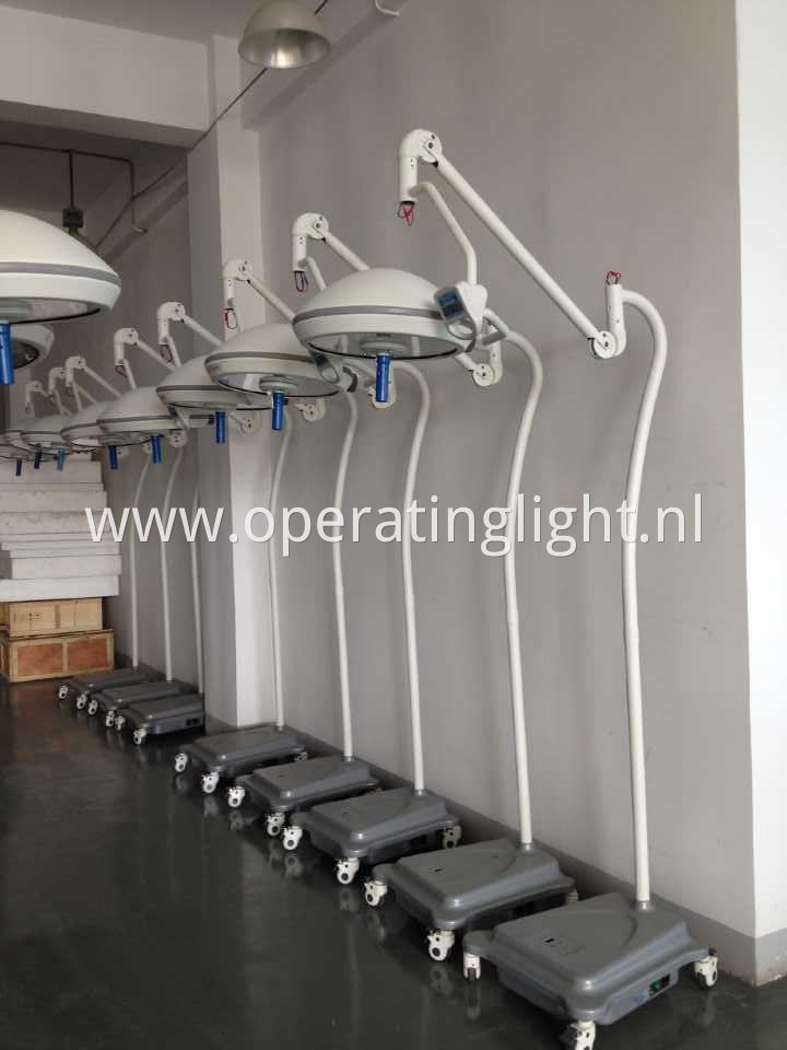 mobile operating light